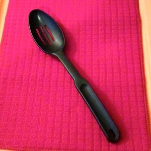 Pampered Chef Nylon Slotted Spoon - NEW